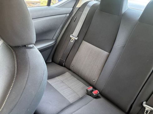 Used 2025 Nissan Sentra SV FWD image 39