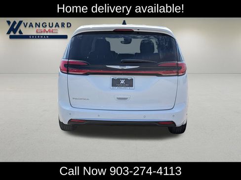 Used 2023 Chrysler Pacifica Touring-L FWD image 8