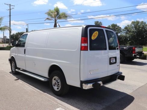 Used 2024 GMC Savana 2500 w/ Driver Convenience Package RWD image 12
