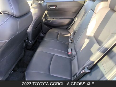Used 2023 Toyota Corolla Cross XLE w/ Convenience Package image 15