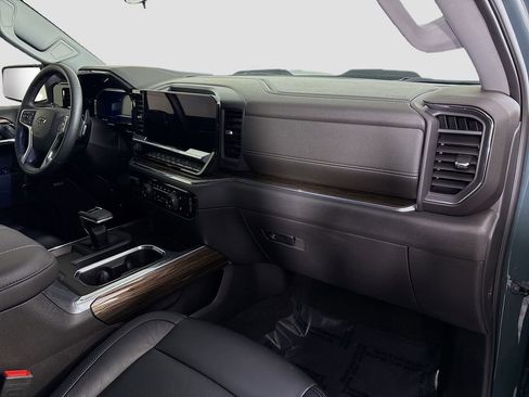 Certified 2025 Chevrolet Silverado 1500 LT Trail Boss w/ Convenience Package II image 33