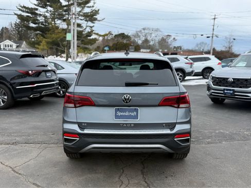 Certified 2022 Volkswagen Taos SE image 6