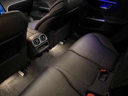 New 2026 Mercedes-Benz C 300 4MATIC Sedan image 11