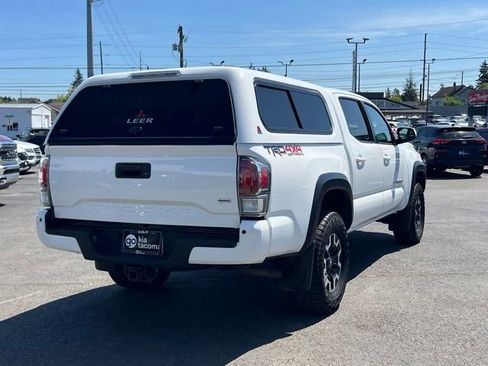 Used 2021 Toyota Tacoma TRD Off-Road w/ Technology Package AWD/4WD image 5