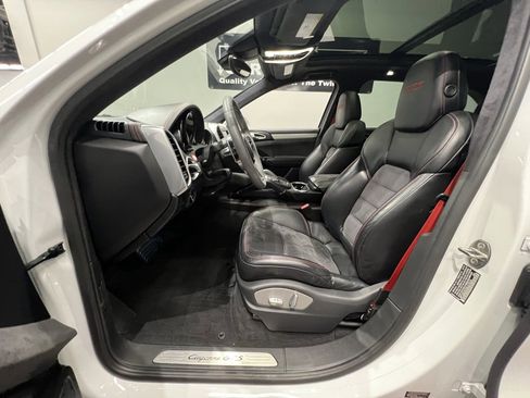 Used 2016 Porsche Cayenne GTS image 25