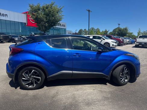 Used 2020 Toyota C-HR Limited FWD image 2