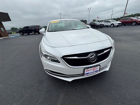 Used 2018 Buick LaCrosse Essence FWD image 10