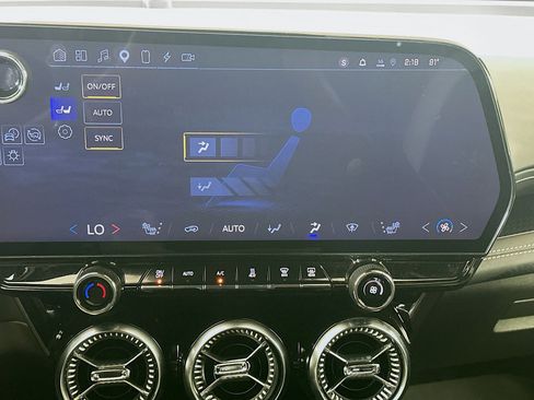 Used 2024 Chevrolet Blazer EV LT AWD/4WD image 24