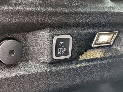 Used 2023 Jeep Grand Cherokee L Limited image 10