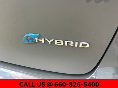 Used 2022 Chrysler Pacifica Touring-L FWD image 11