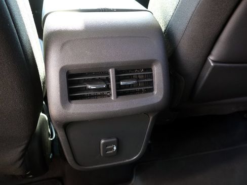 Used 2024 GMC Terrain SLE FWD image 14