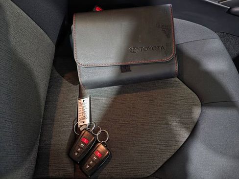 Used 2023 Toyota Camry LE FWD image 9