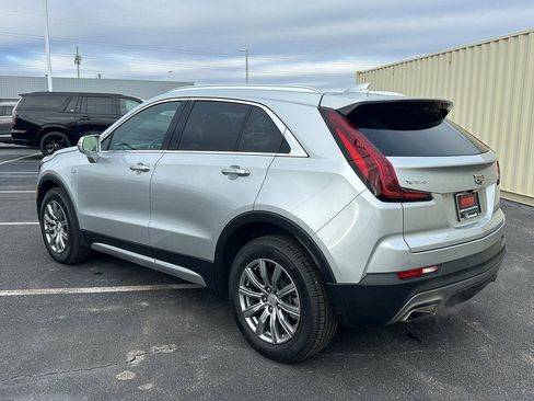 Used 2021 Cadillac XT4 Premium Luxury w/ Cold Weather Package image 8