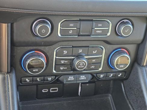 Used 2022 Chevrolet Tahoe High Country image 18