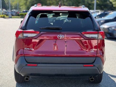Used 2021 Toyota RAV4 LE w/ Carpet Mat Package (TMS) AWD/4WD image 4