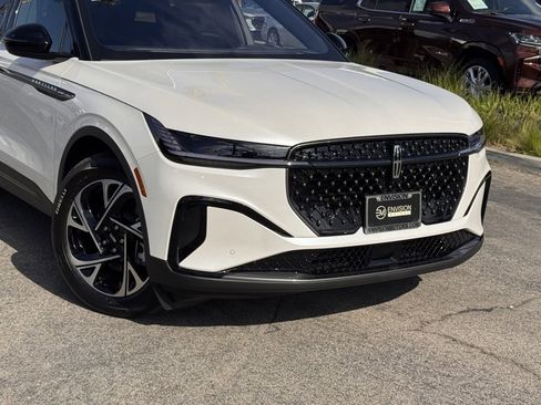 Used 2025 Lincoln Nautilus Premier w/ Equipment Group 102A image 3