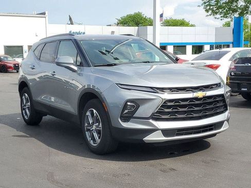 Used 2023 Chevrolet Blazer LT w/ Convenience Package FWD image 2