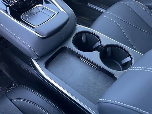 Used 2025 Acura RDX SH-AWD image 22