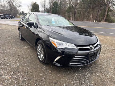Used 2015 Toyota Camry XLE image 4