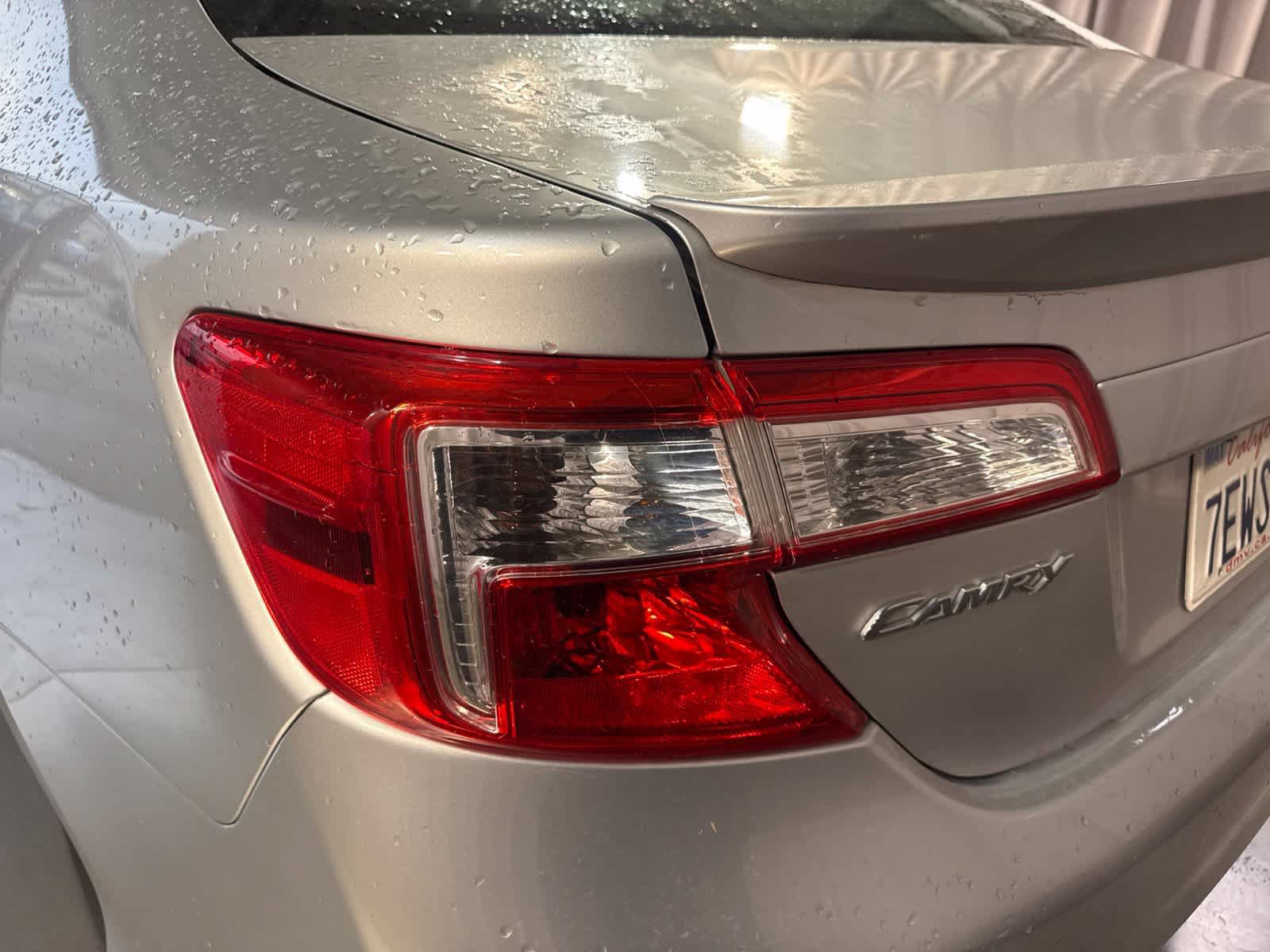 Used 2014 Toyota Camry SE FWD image 12