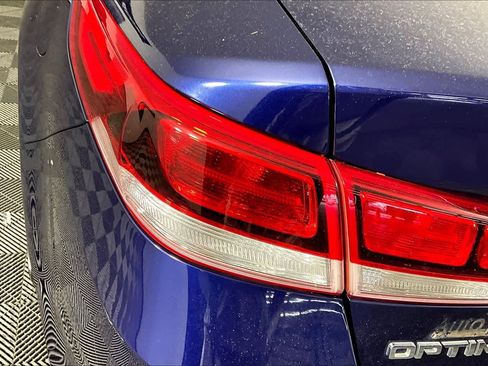 Used 2018 Kia Optima LX FWD image 27