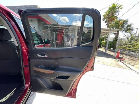 Used 2018 GMC Acadia SLE AWD/4WD image 17