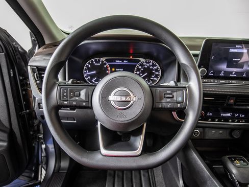 Used 2022 Nissan Rogue SV image 19