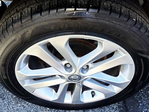 Used 2015 Nissan Juke SL image 8