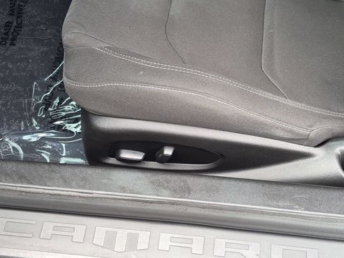 Used 2020 Chevrolet Camaro LT RWD image 22
