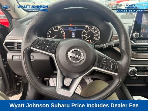 Used 2024 Nissan Altima 2.5 SV FWD image 23
