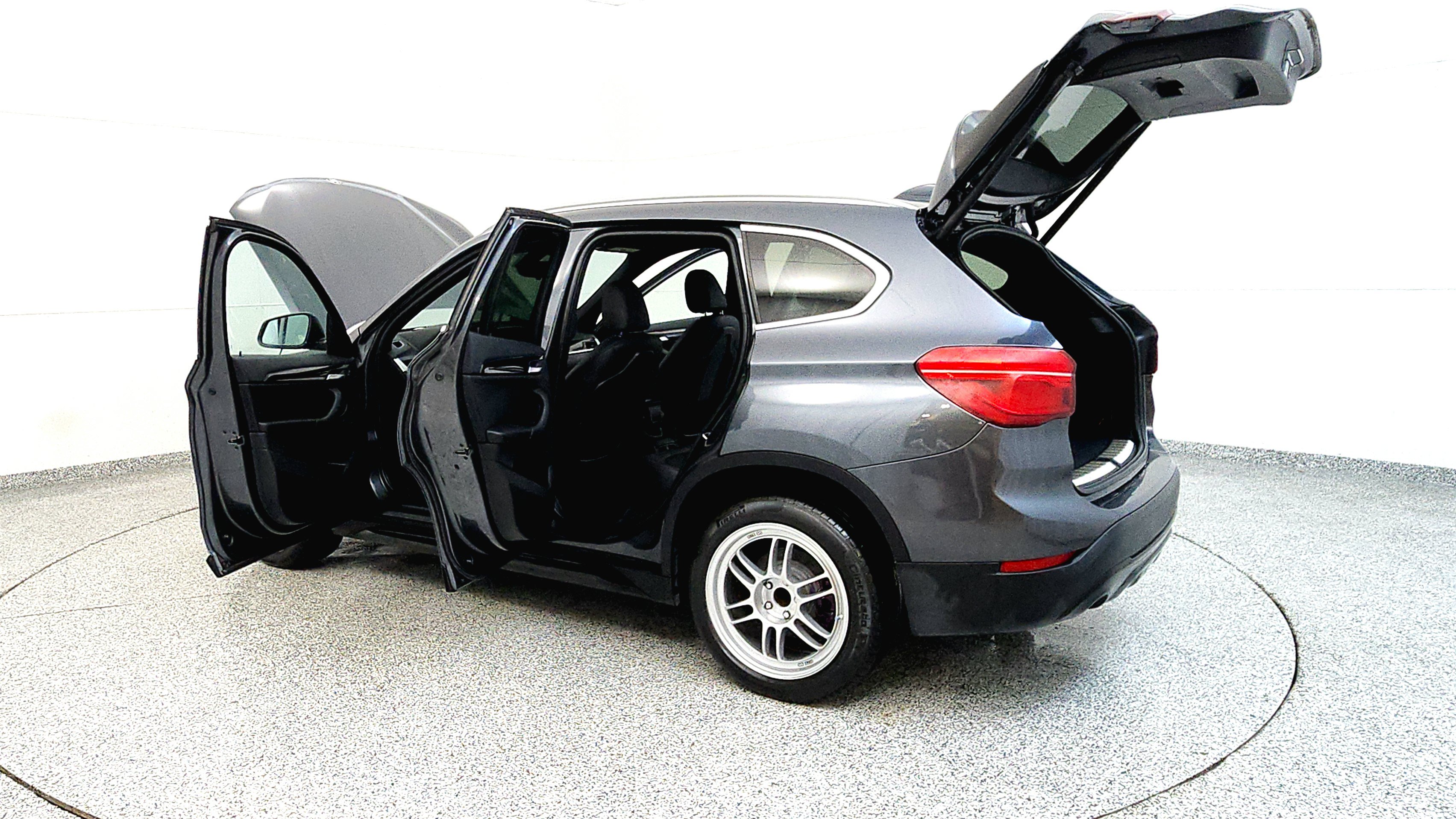 Used 2018 BMW X1 sDrive28i w/ Convenience Package FWD image 11