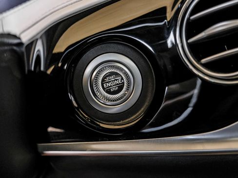 Used 2018 Mercedes-Benz S 560 Sedan image 20