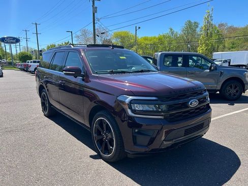 Certified 2023 Ford Expedition Limited AWD/4WD image 3