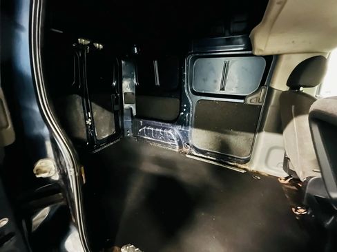Used 2015 Nissan NV200 SV image 13