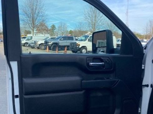 Used 2022 GMC Sierra 2500 Pro w/ Convenience Package image 18