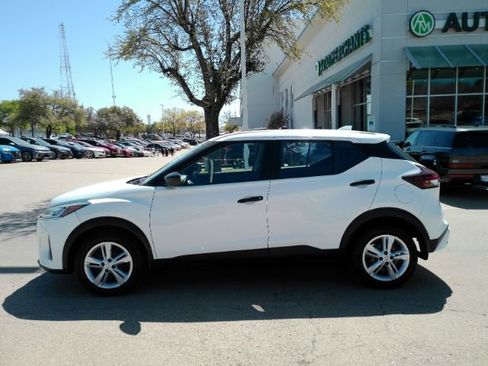 Used 2024 Nissan Kicks S FWD image 12