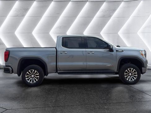 Used 2021 GMC Sierra 1500 AT4 w/ AT4 Premium Package AWD/4WD image 8