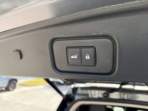 New 2026 Nissan Pathfinder SL w/ SL Premium Package FWD image 33