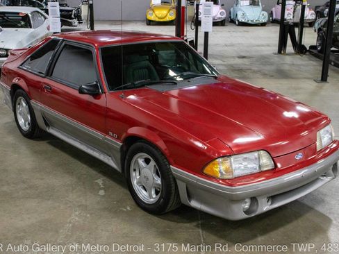 Used 1991 Ford Mustang GT RWD image 9