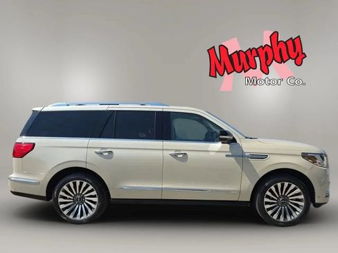Used 2018 Lincoln Navigator Reserve w/ Technology Package AWD/4WD image 9