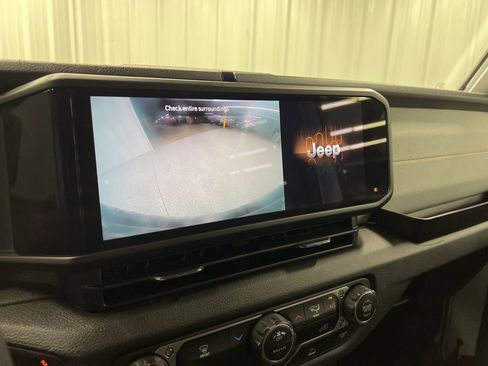 Used 2024 Jeep Wrangler Sport S image 22