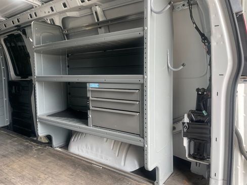 Used 2018 Chevrolet Express 3500 w/ Driver Convenience Package RWD image 19