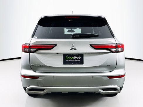 Used 2024 Mitsubishi Outlander SE image 7