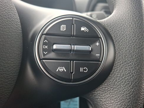 Used 2025 Kia Soul LX w/ LX Technology Package FWD image 21