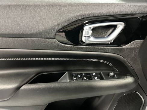 Used 2024 Jeep Compass Limited w/ High Altitude Package image 14