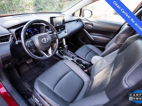 Used 2022 Toyota Corolla Cross XLE image 20
