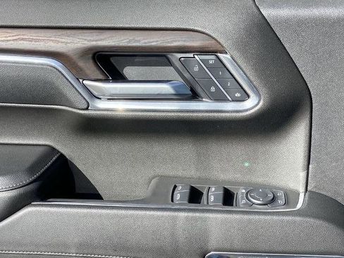 Used 2025 GMC Sierra 1500 SLT w/ SLT Premium Package image 19