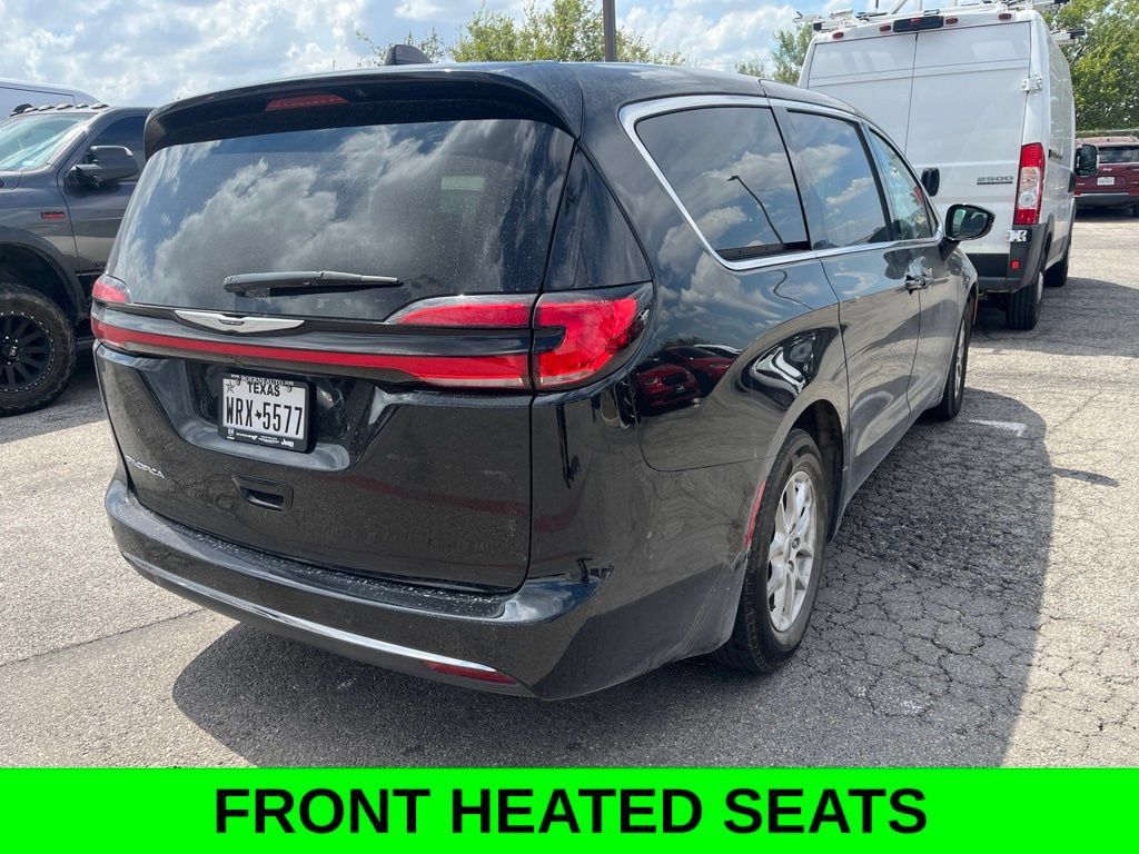 Used 2025 Chrysler Pacifica Select FWD image 6