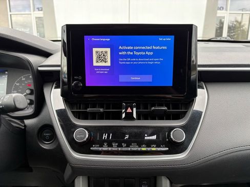 Used 2024 Toyota Corolla Cross AWD Hybrid image 17