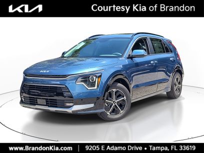 New 2025 Kia Niro SX